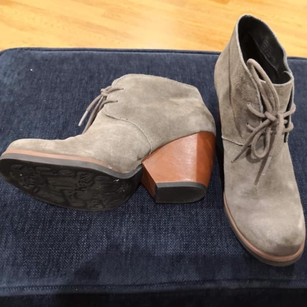 Korks gray leather ankle boots